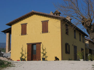 Casa rurale (ristrutturazione di un antico edificio agricolo)